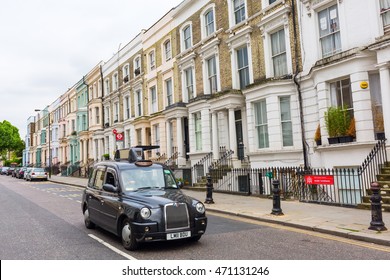 London, UK - June 19, 2016: Street Scene In Notting Hill. Notting Hill Got International Regard After The Successfull Same-named Movie With Julia Roberts And Hugh Grant