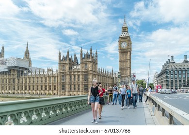 LONDON, UK - June 2017: Beautiful View Of Westminister Bridge Tourist And Big Ben With Parliament Houses. Big Ben Tower, With 96.3 Meters High, Is The Most Important Attraction Of London
