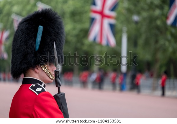 london guard hat