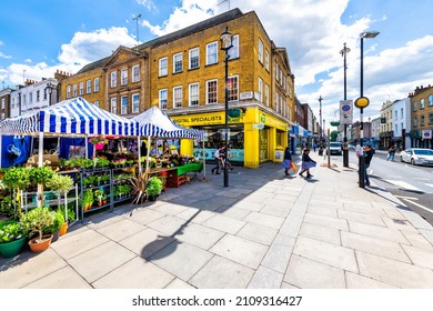 London, UK - June 21, 2018: Neighborhood Of Pimlico In Victoria With Tachbrook Street Food Farmers Market In Downtown With Stall Stand Vendors And Sign For Digital Specialists