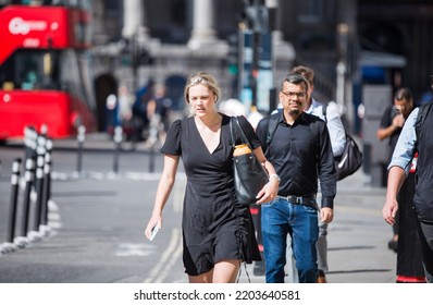 London, UK - June 22, 2022: Business People, City Of London Office Workers Walking In Early Morning By The Bank Of England. Busy Business Life Of The City Street Photography