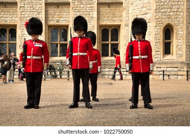 Windsor England May 27 2013 Changing Stock Photo 485346337 | Shutterstock