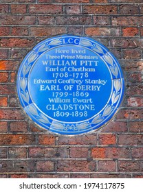 London, UK - May 13th 2021: A Plaque On A Building In St. Jamess Square In London, Marking The Location Where Three Former Prime Ministers Have Lived.