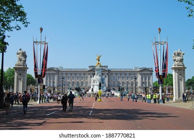 London, UK, May 24, 2009: People at Victoria Memorial near Buckingham Palace