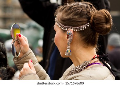 London Uk - November 3rd 2019 Diwali Festival - Beautiful Women Attending To Make-up