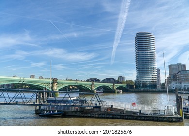 London, UK - November 5 2021: Imperial Wharf And Battersea Railway Bridge, Thames Path, Fulham And Chelsea, London