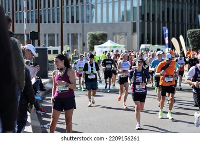 London, UK - Oct 02 2022: London Marathon. Runners At Canary Wharf