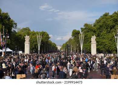 London, UK - September 10 2022: Crowds On The Mall Gather To Commemorate HM The Queen Elizabeth II Following Her Death