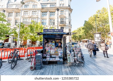 London, UK - September 13, 2018: Neighborhood District Of Chelsea, Street, Old Vintage Historic Traditional Sidewalk Square With Dailymail Daily Mail Newsstand Newspaper Magazine Stand News