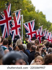 London, UK - September 14th 2022: Police At The Mall In London, Pictured Before The Queens Procession Ceremony To Lying In State.