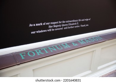 LONDON, UK - September 2022: Fortnum And Mason Shop Pay Tribute To Queen Elizabeth II After Her Death