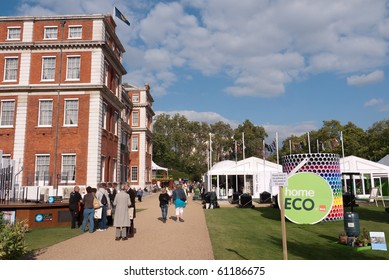 LONDON, UK-SEPTEMBER 17: Visitors And Exhibits At Prince Charles Garden Party To Make A Difference, Marlborough House On Sept 17, 2010 In London