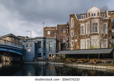 London, United Kingdom - 1 January 2021: Empty Tavern By Grand Union Canal In London