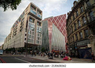 LONDON, UNITED KINGDOM - Sep 18, 2021: The Restaurant Outside Of Chinatown On A Gloomy Day