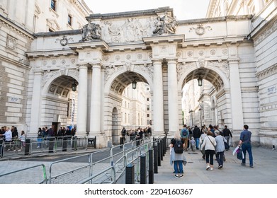 London, United Kingdom - September 17 2022: People Walking Through The Archway, King Carles Street Closed Entry. One Way System Organized For The Queen Elizabeth's II Funeral.