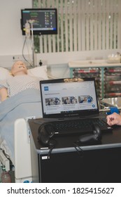 London, United Kingdom. September 29 2020. Virtual Reality Equipment, Along With A Manikin Patient In Use In A Simulation Lab For Teaching And Training Of Doctors And Nurses.