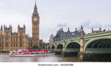 LONDON, UNITED KINGDOM-18 OCT 2016: Big Ben And Houses Of Parliament During Cloudy Day Taken From Busy Westminster Bridge Beside The River Thames.