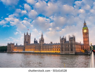 London, Westminster Bridge. - Shutterstock ID 501616528