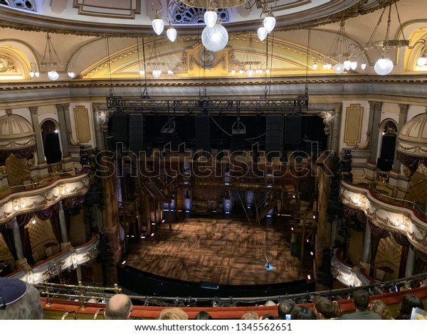 Londonmarch2019 Victoria Palace Theatre Set Hamilton Stockfoto