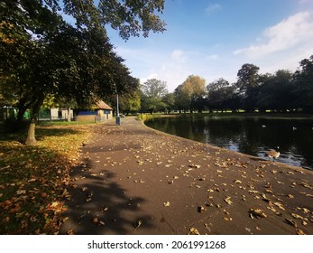 London's Beautiful Victoria Park Water Feature