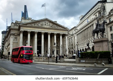 LONDON-UK, 5 June 2017: Red Double Deck Bus In Front Of The Royal Exchange In London.  It Is One Of The World’s Oldest Stock Exchanges In The World And Can Trace Its History Back More Than 300 Years