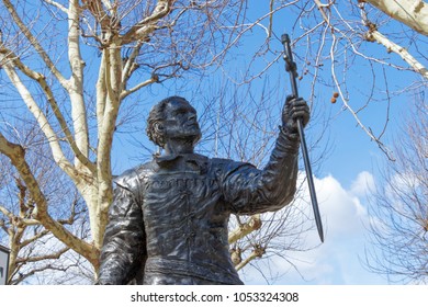 LONDON/UK - MARCH 21 : Statue Of Laurence Olivier In  London On March 21, 2018