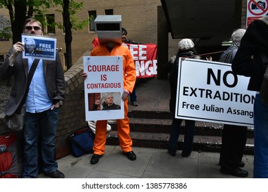 London/UK- May 1 2019: Sentencing Today At Southwark Crown Court For Julian Assange For Breaking Bail Conditions. Protesters Raise Banners In Front Of Court Building. Credit: Katherine Da Silva