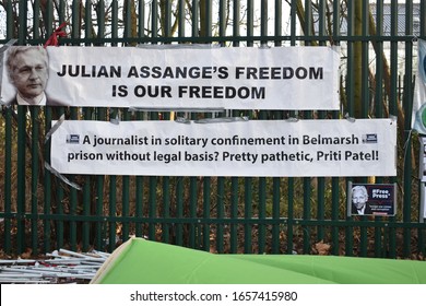 London/UK - Protesters Set Up A Camp Of Tents And Banners Outside Woolwich Crown Court For The Extradition Case Involving Julian Assange Today. Credit: Katherine Da Silva.