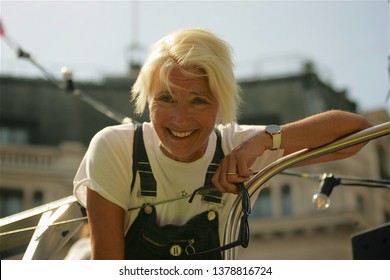 London/United Kingdom/ 04/19/2019
Actress Emma Thompson At The Extinction Rebellion Protesters In Oxford Street London.