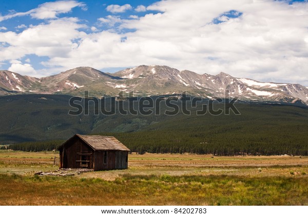 Lone Barn Looks Over Empty Field Stock Photo Edit Now 84202783