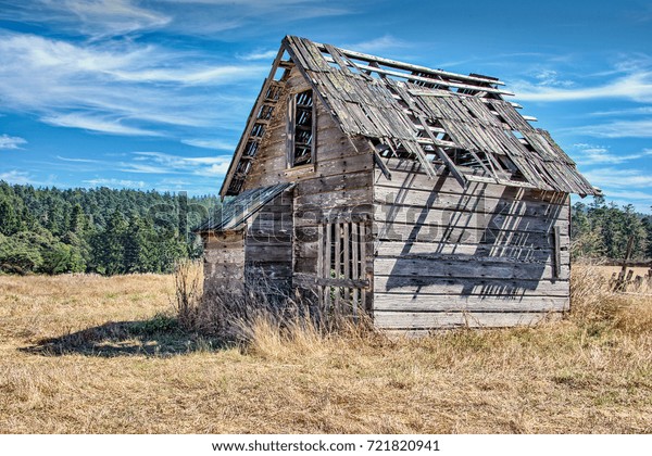 Lone Barn Mendocino Stock Photo Edit Now 721820941