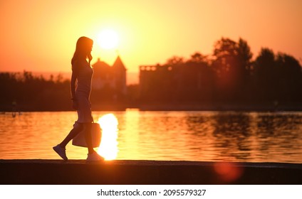 44,105 Loneliness walking Images, Stock Photos & Vectors | Shutterstock