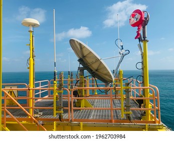 Lonely Vsat In Platform For Providing Communication