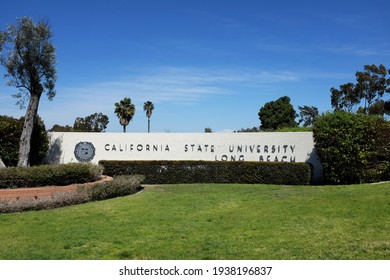 LONG BEACH, CALIFORNIA - 16 MAR 2021: Sign At The Bellflower Boulevard Entrance To The Campus Of California State University Long Beach. 