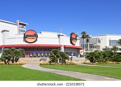 LONG BEACH, CALIFORNIA - 3 OCT 2022: The Laugh Factory At The Pike With The Convention Center In The Background.