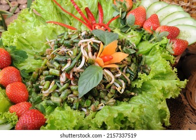 A Long Bean Karedok Salad On A Leaf