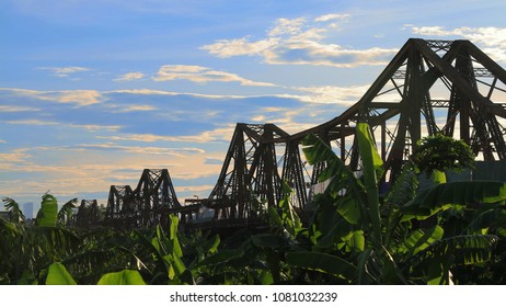 Long Bien Bridge
