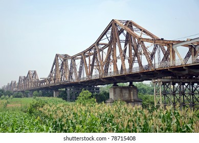 Long Bien Bridge