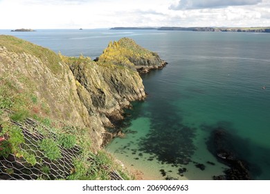 Long Cove Padstow Cornwall UK 11 04 2021 Coastal Scenic 