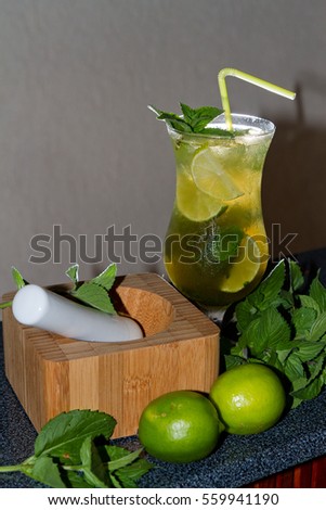 long dring with limes