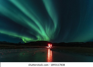 Long Exposure Aurora Boreal Photo