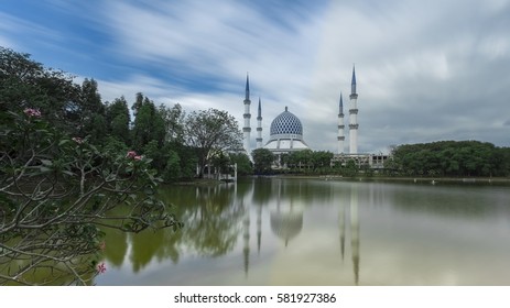Long exposure on daylight and reflection of mosque (Sultan Sallehuddin Abdul Aziz Shah) Shah Alam, Malaysia