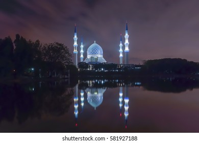 Long exposure on night and reflection of mosque (Sultan Sallehuddin Abdul Aziz Shah) Shah Alam, Malaysia