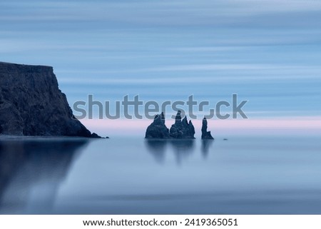 Blick auf Faraglioni, Scopello, Trapani, Sizilien, bei Sonnenaufgang