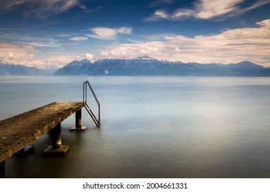 Long exposure of a swimming jetty in Lausanne, Lake Geneva