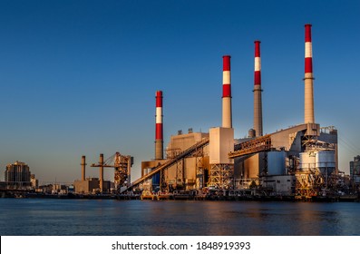 Long Island City NY.USA  - May 3, 2020.
Ravenswood Generating Station - A  2,050 Megawatt Natural Gas-fired Power Plant Located In Queens And The Largest Battery Storage Facility In New York State.
