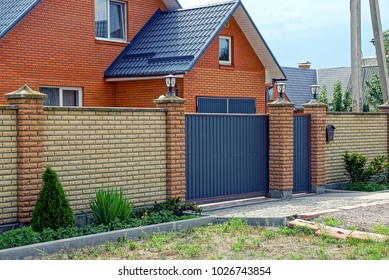 Featured image of post Front House Brick Fence Designs : A wide variety of house fences designs options are available to you, such as pressure treated wood type, feature, and plastic type.