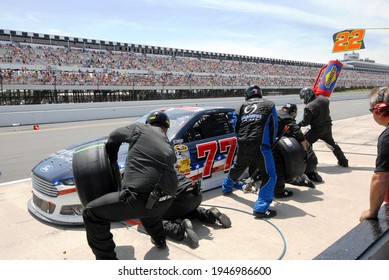 Long Pond, PA, USA - June 8, 2014:  NASCAR Driver Dave Blaney Makes A Pit Stop During The 2014 NASCAR Pocono 400 At Pocono Raceway In Pennsylvania.