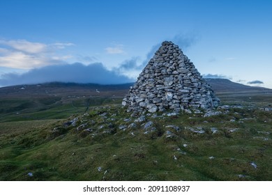 Long Scar Cairn nearto the Norber Eratics around Austwick in Craven in  the Yorkshire Dales - Shutterstock ID 2091108937