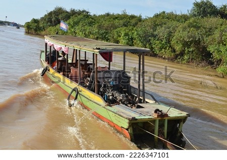 Long Tail Boat an Fisherman Mekong River phnom Phen Cambodia
